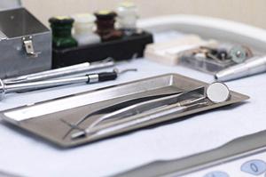 飯田市でインプラントが出来るクリニック